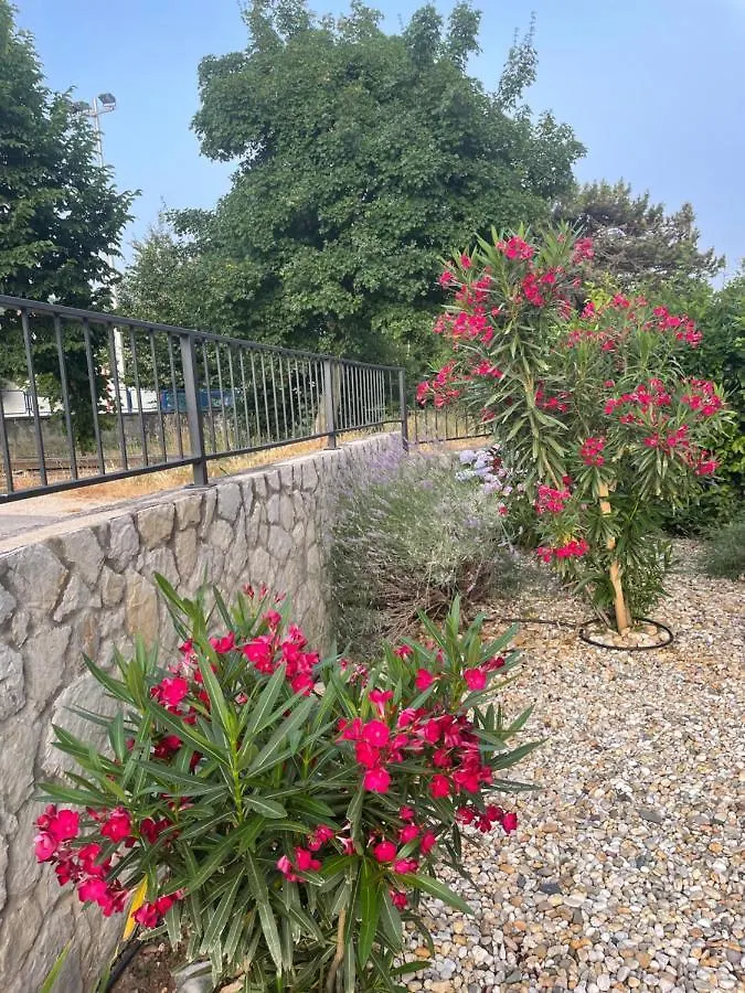 Apartmani Selce 0*,